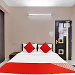 Oyo 82299 New Town Stays